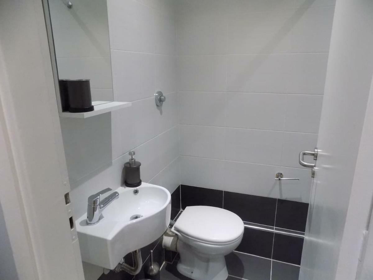 אתונה Apartment Near Acropolis מראה חיצוני תמונה